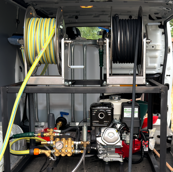 Reinigungstechnik verbaut im Transporter